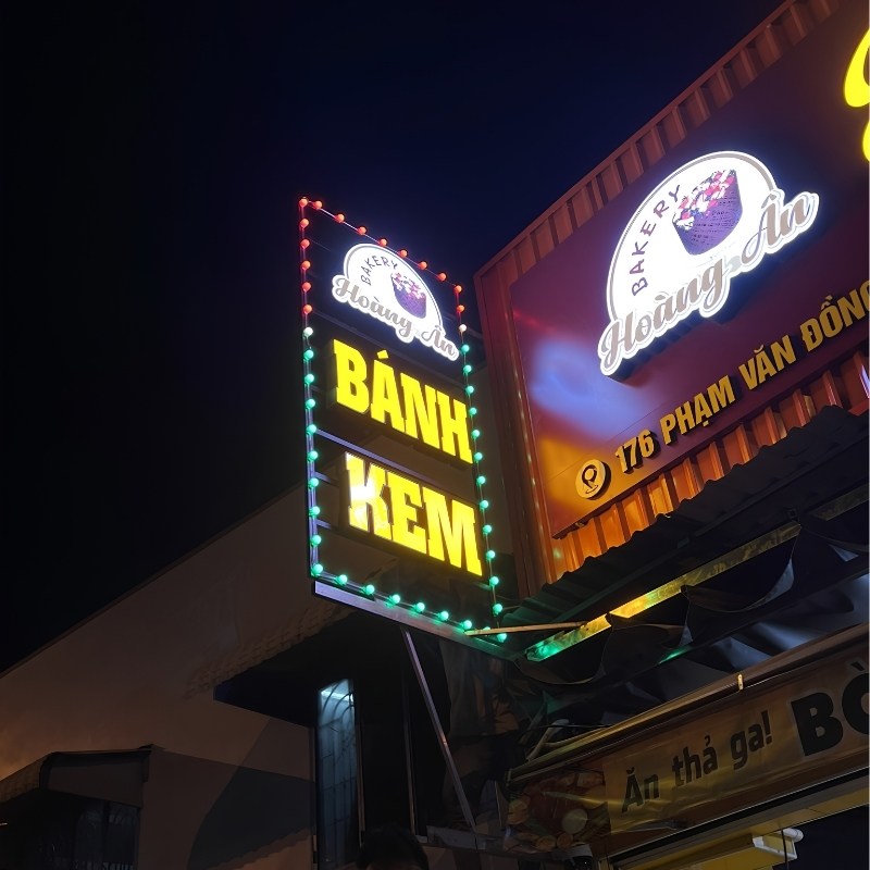 Mẫu biển vẫy tiệm b&aacute;nh kem