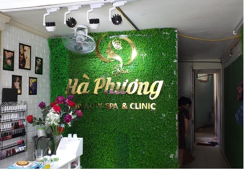 Mẫu bảng hiệu cỏ nh&acirc;n tạo Spa H&agrave; Phương