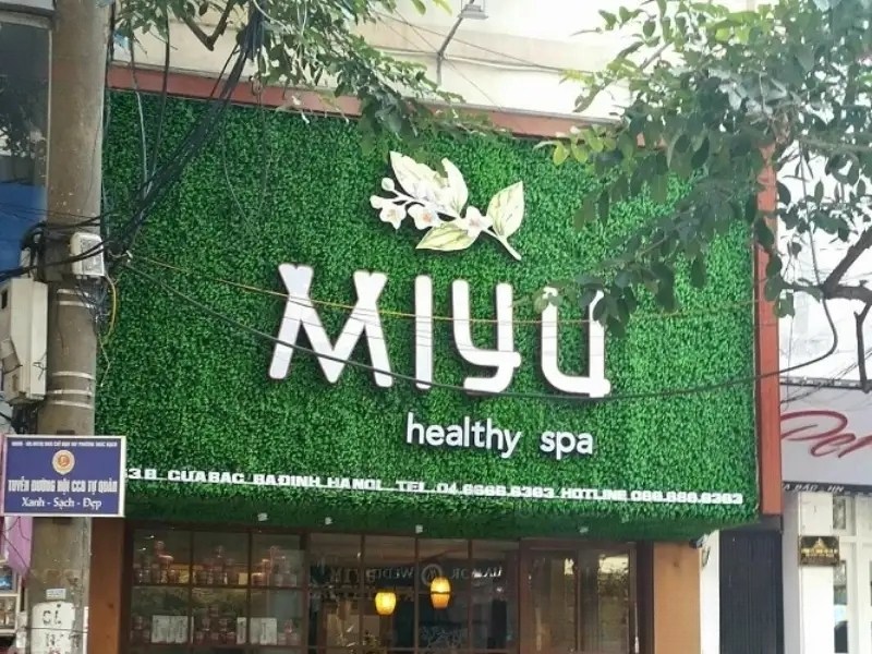 Mẫu bảng hiệu cỏ nh&acirc;n tạo Miyu healthy spa