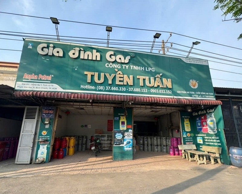 Mẫu bảng hiệu cửa h&agrave;ng gas Tuyền Tuấn