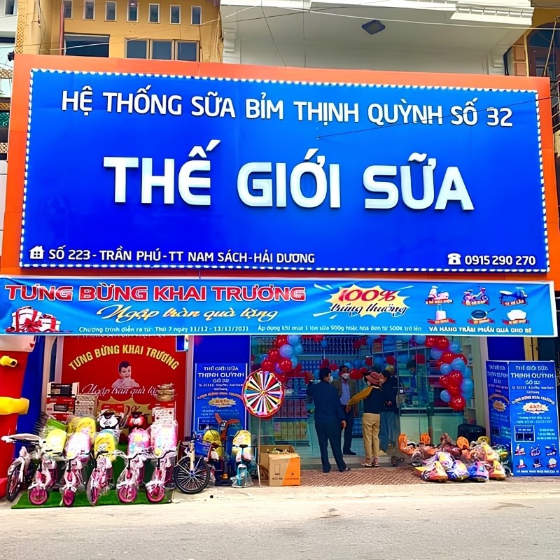 Mẫu bảng hiệu cửa h&agrave;ng thế giới sữa