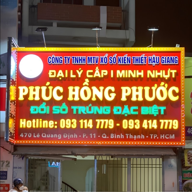 Thi c&ocirc;ng bảng hiệu quảng c&aacute;o đại l&yacute; v&eacute; số gi&aacute; rẻ trọn g&oacute;i