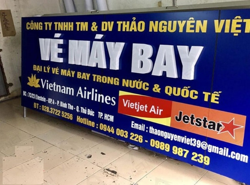 Mẫu bảng hiệu b&aacute;n v&eacute; m&aacute;y bay trong v&agrave; ngo&agrave;i nước