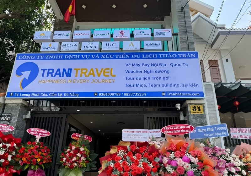 Bảng hiệu dịch vụ du lịch Trani Travel in bạt hiflex