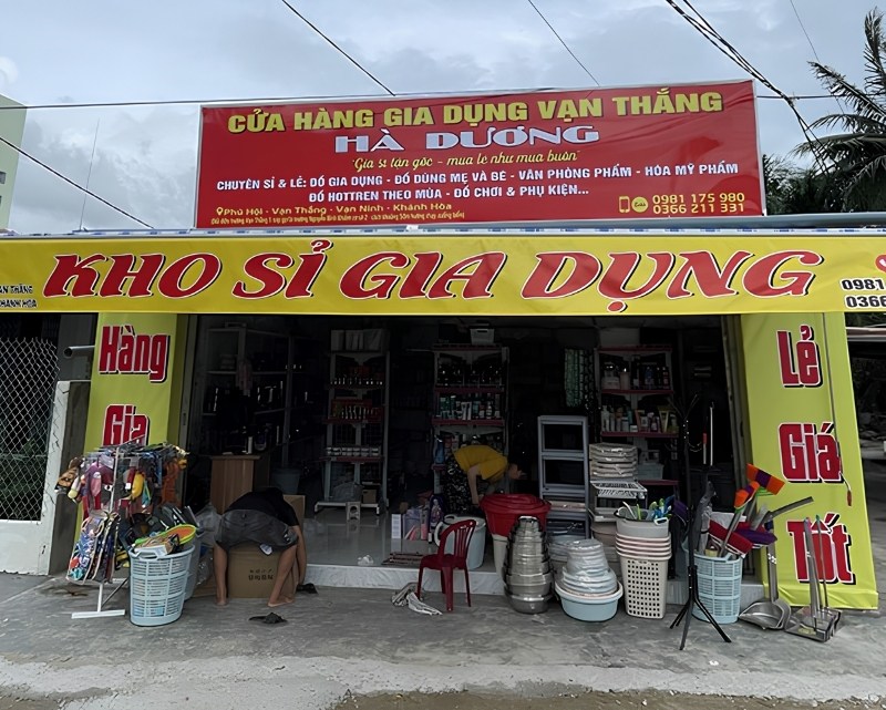 Mẫu bảng hiệu cửa h&agrave;ng gia dụng vạn thắng