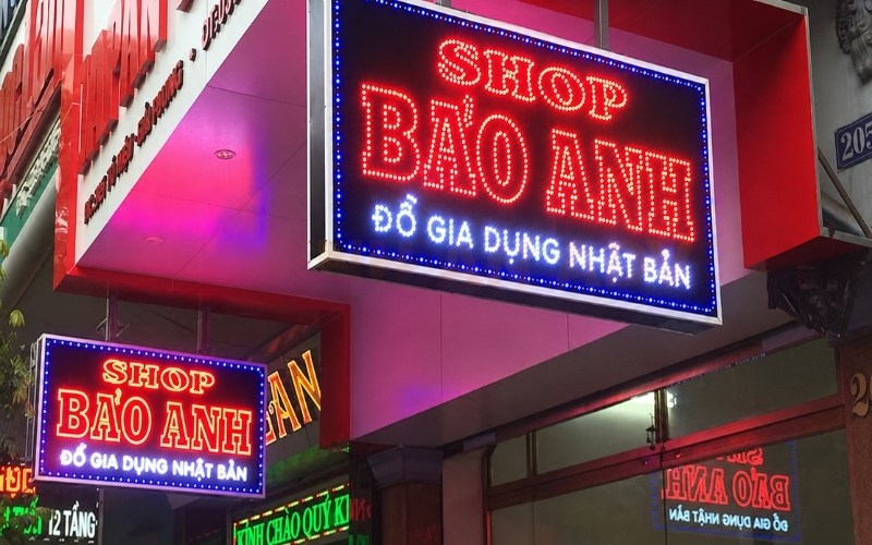 Mẫu biển vẫy shop đồ da dụng
