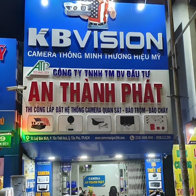 Bảng hiệu m&aacute;y t&iacute;nh mặt dựng alu kết hợp chữ nổi mica