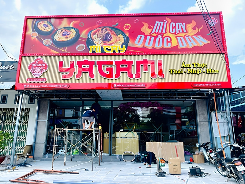 Mẫu bảng hiệu m&igrave; cay Yagami