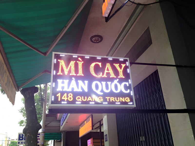 Bảng hiệu m&igrave; cay h&agrave;n quốc hộp đ&egrave;n LED&nbsp;