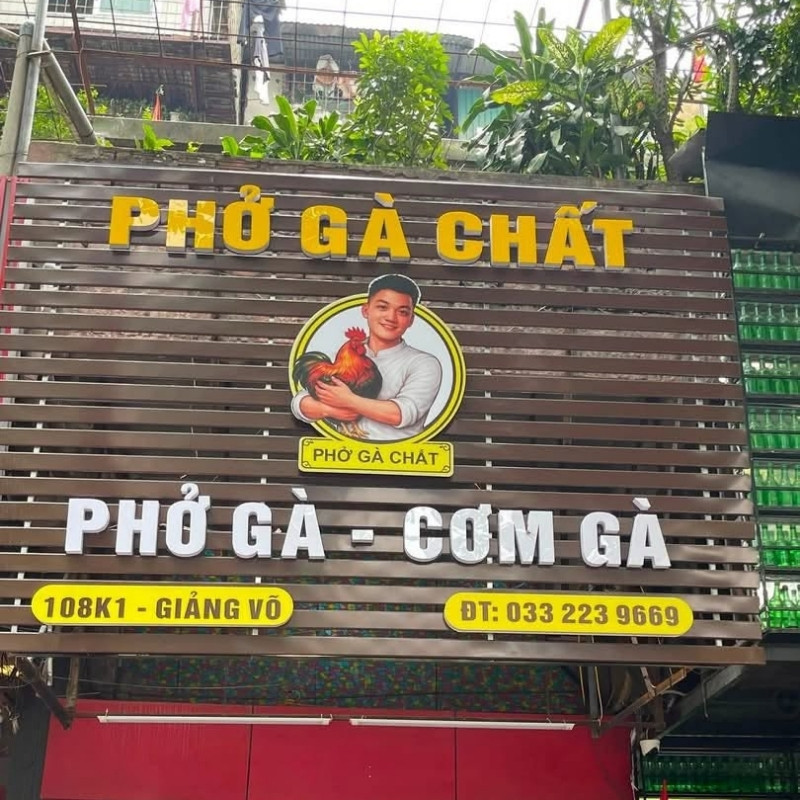 Mẫu bảng hiệu qu&aacute;n phở g&agrave; đẹp