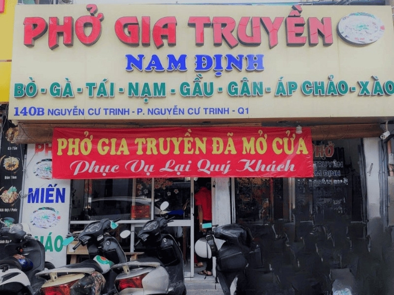 Bảng hiệu qu&aacute;n phở gia truyền nam định