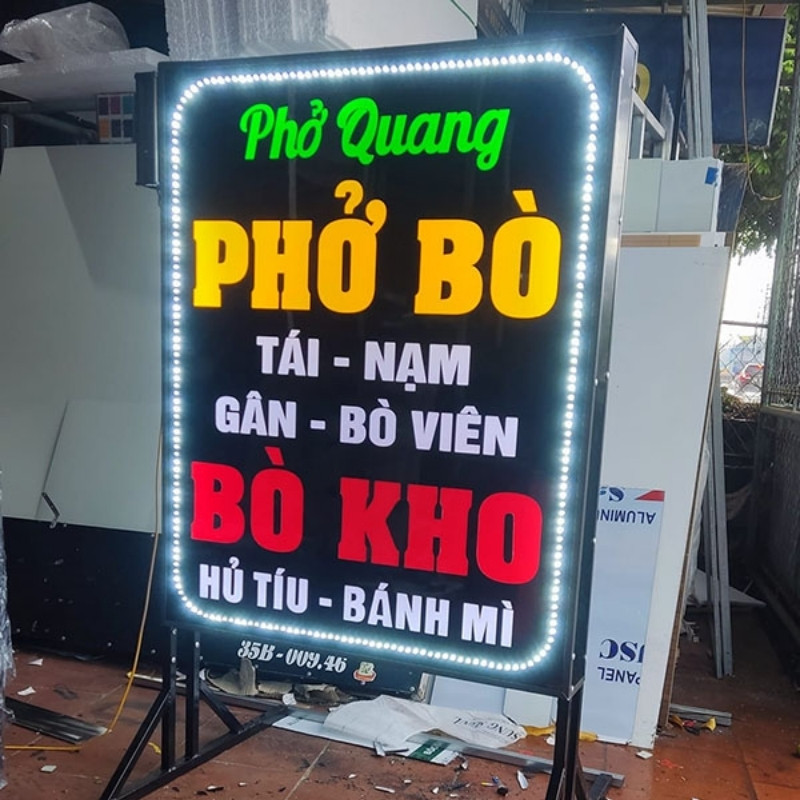 Bảng hiệu đứng hộp đ&egrave;n LED cho qu&aacute;n phở