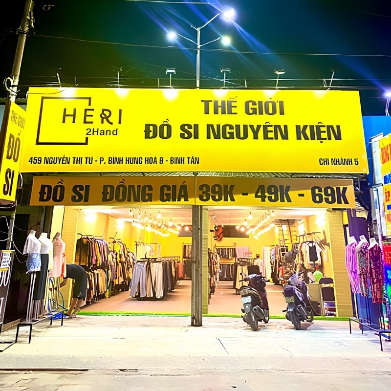 Bảng hiệu shop quần &aacute;o bạt hiflex