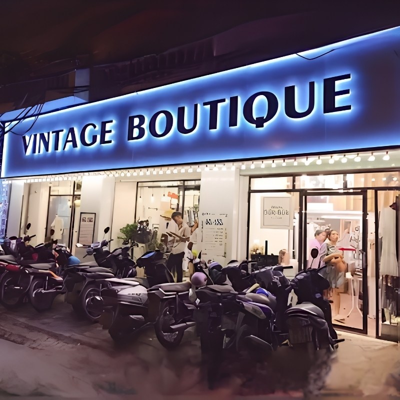 Thiết kế bảng hiệu shop quần &aacute;o theo y&ecirc;u cầu