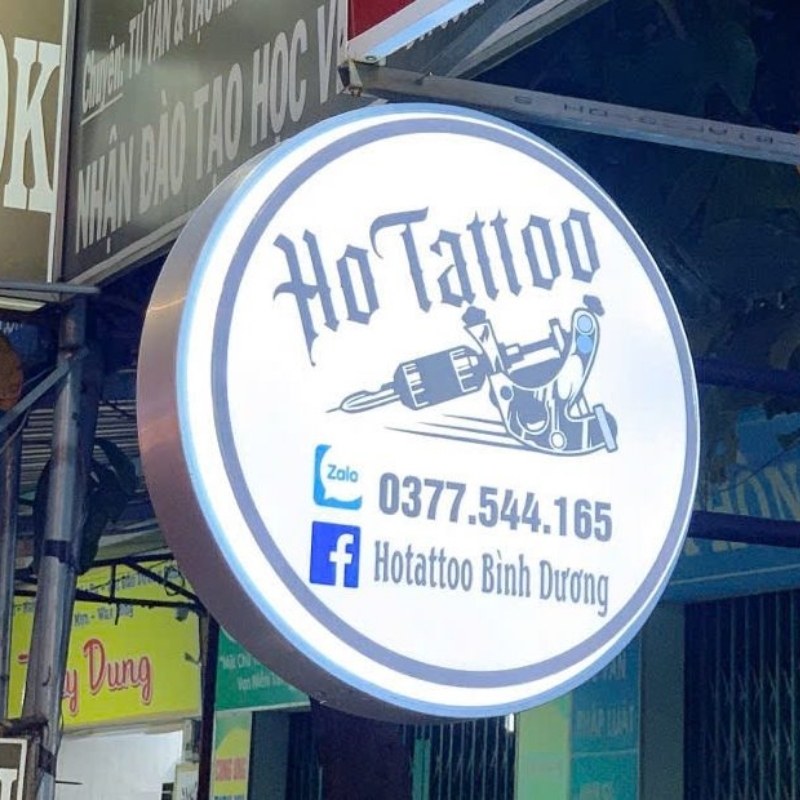 Mẫu bảng hiệu tattoo dạng hộp đ&egrave;n