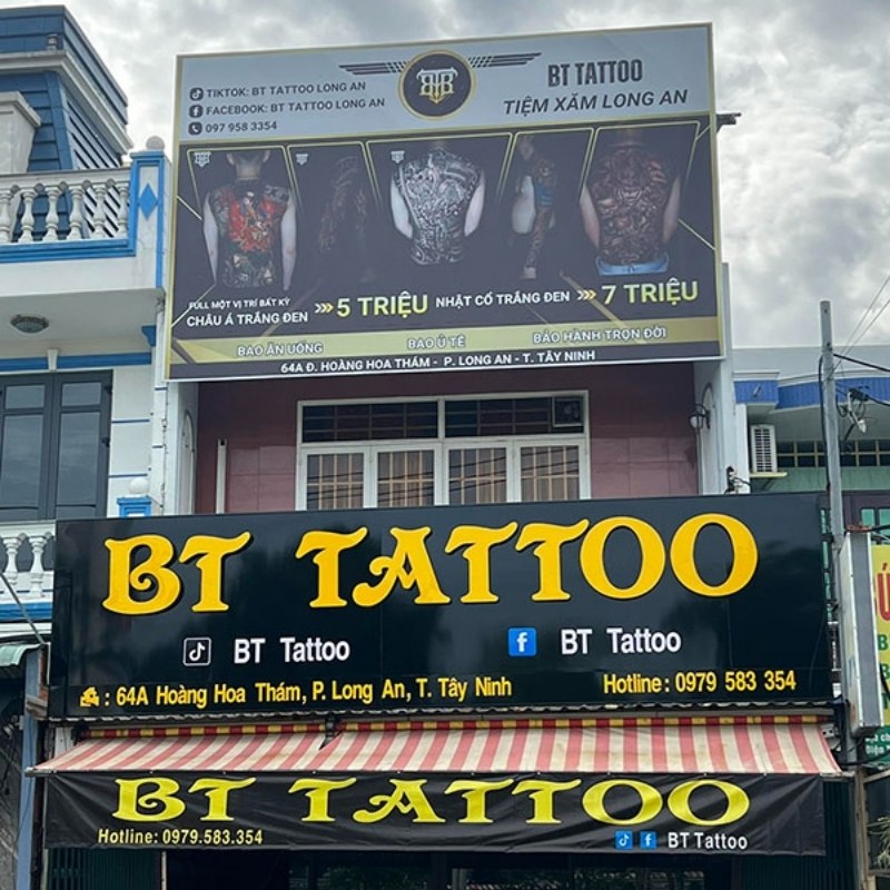 Mẫu bảng hiệu tattoo in chất liệu bạt hiflex