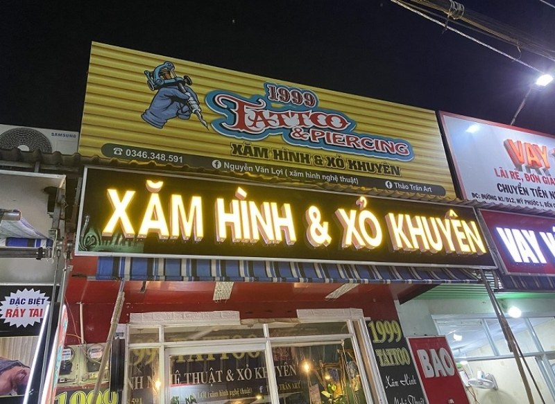 Mẫu bảng hiệu xăm h&igrave;nh nghệ thuật