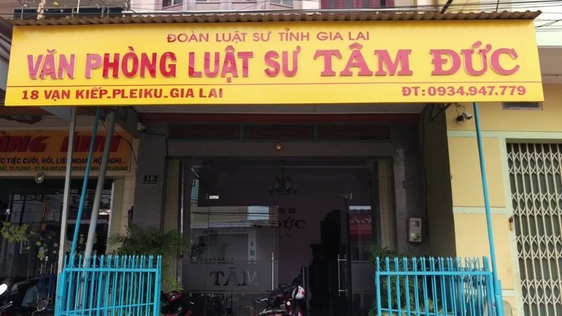 Mẫu bảng hiệu văn ph&ograve;ng luật sư t&acirc;m đức