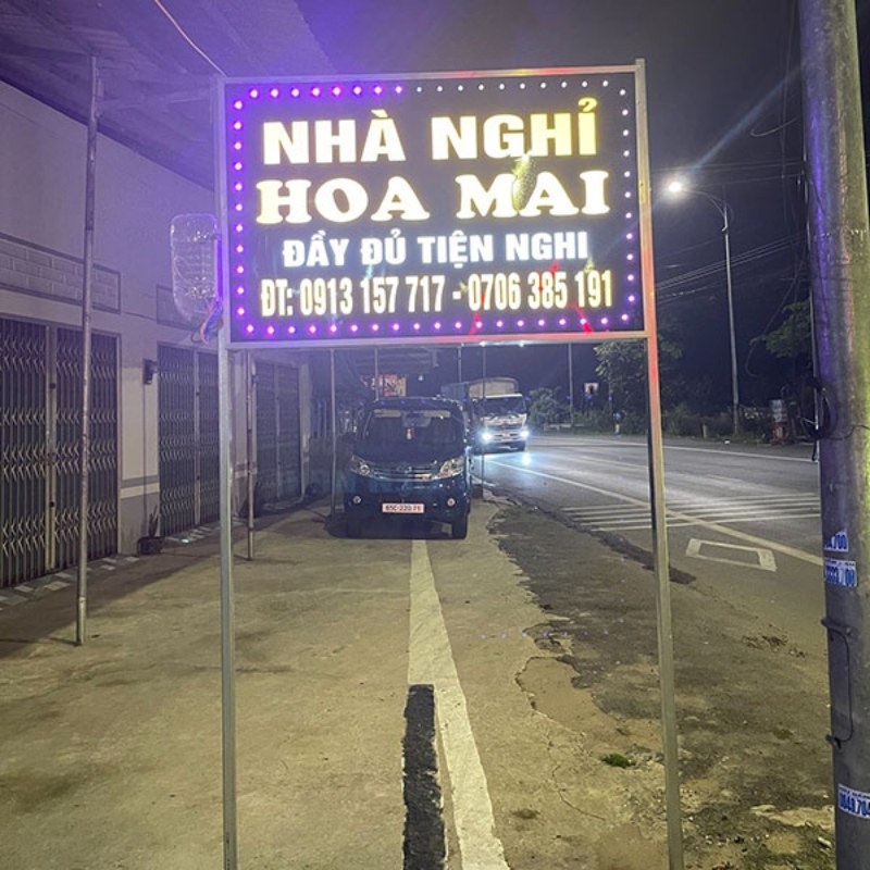 Mẫu biển vẫy nh&agrave; nghỉ hoa mai