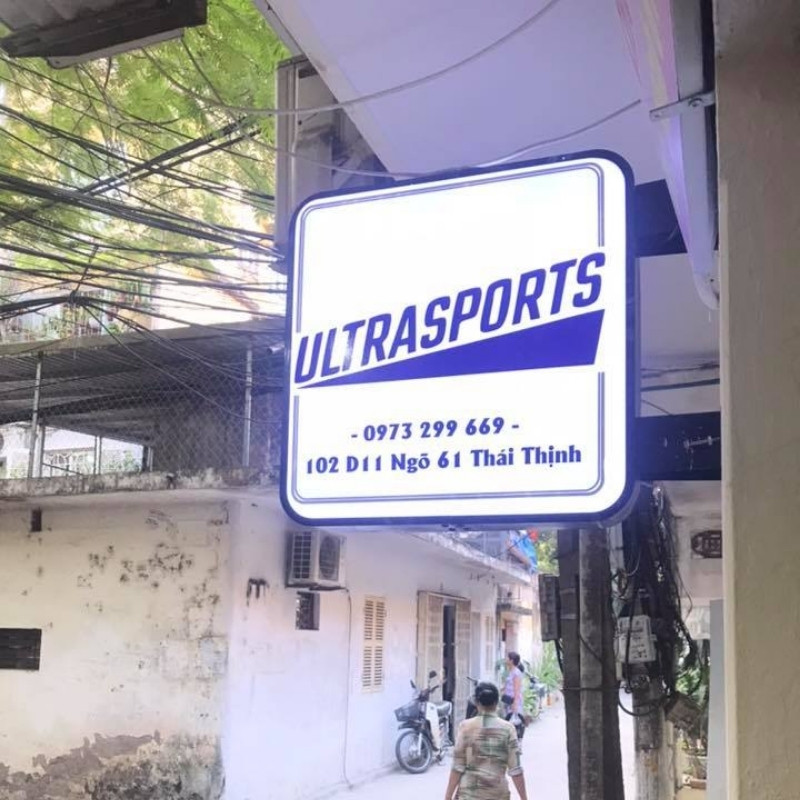 Thi c&ocirc;ng biển vẫy shop quần &aacute;o gi&aacute; rẻ trọn g&oacute;i TPHCM