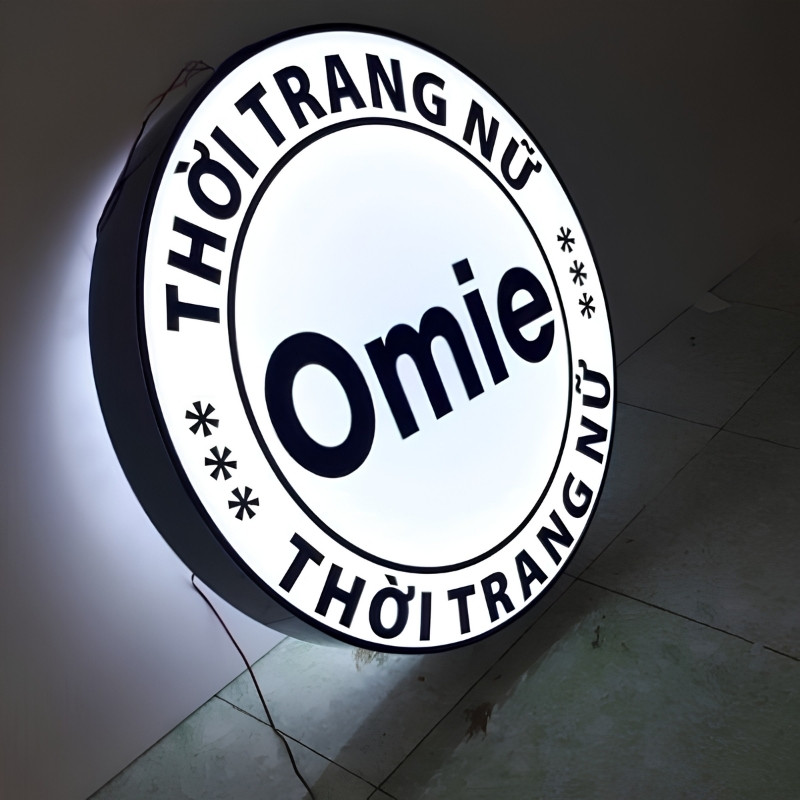 Mẫu biển vẫy quảng c&aacute;o shop thời trang nữ
