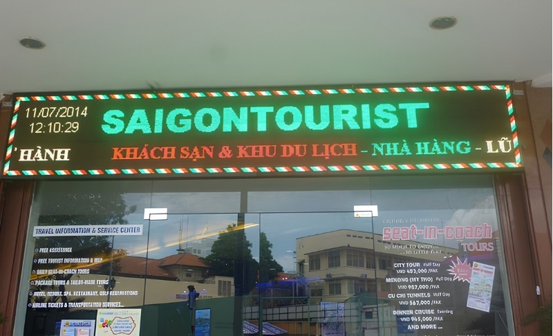Mẫu bảng hiệu đ&egrave;n led ma trận chạy chữ cho cửa h&agrave;ng Saigontourist