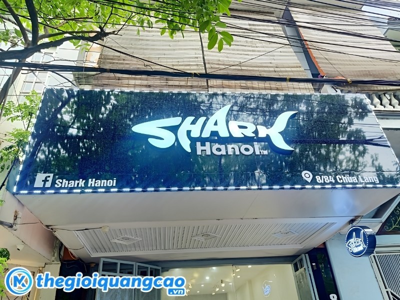 Thi công bảng hiệu alu đục lỗ âm bản