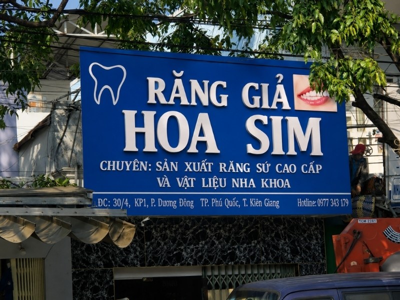 Làm bảng hiệu chữ nổi formex tại TPHCM