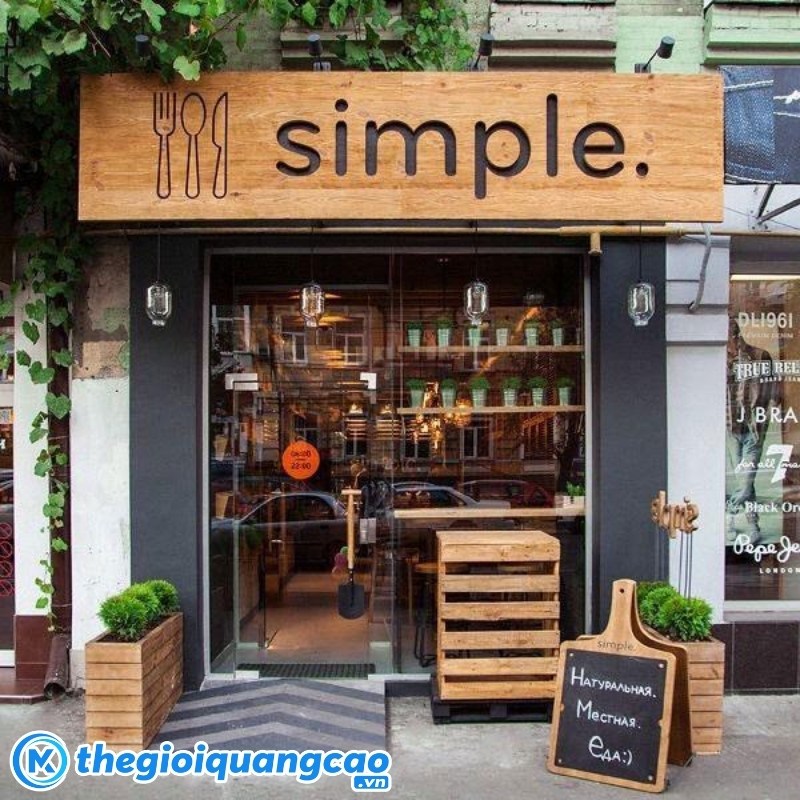 Thi c&ocirc;ng bảng hiệu gỗ gi&aacute; rẻ uy t&iacute;n tại TPHCM