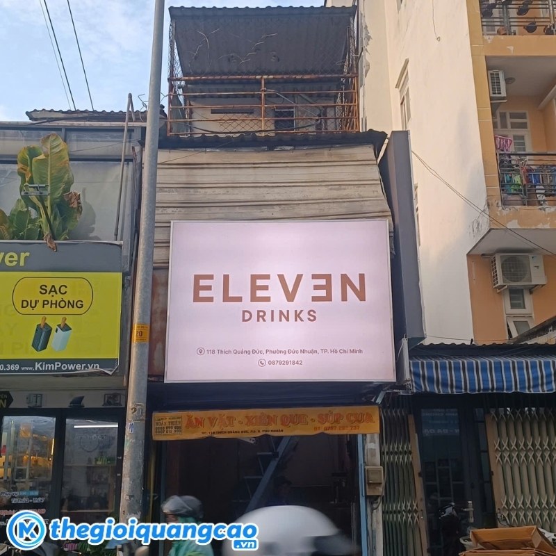 Bảng hiệu eleven drink