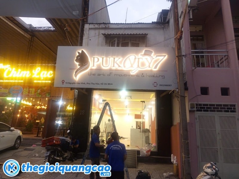 Bảng hiệu shop thời trang
