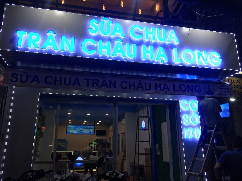 Vệ sinh, l&agrave;m mới bảng hiệu quảng c&aacute;o