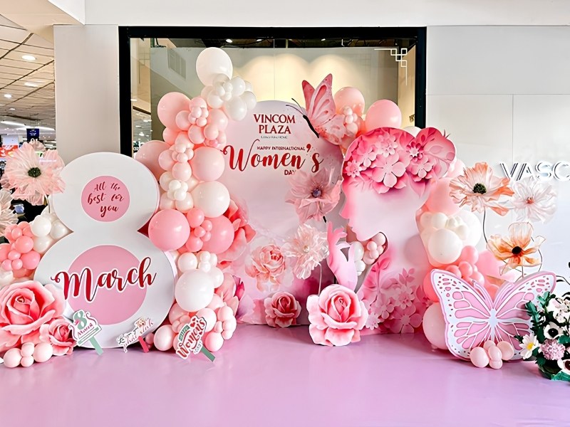 Mẫu backdrop 3D 8/3 tại Vincom Plaza