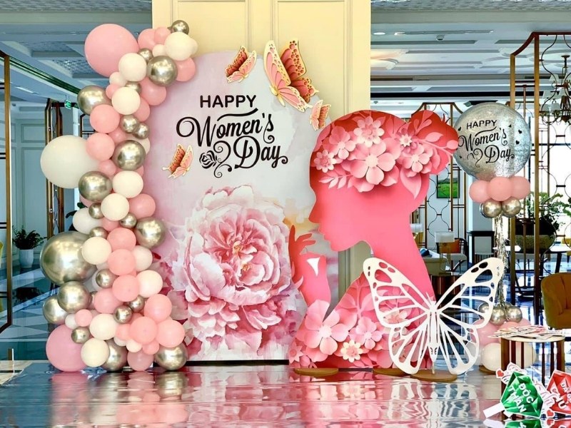 Thi c&ocirc;ng backdrop 3D gi&aacute; rẻ trọn g&oacute;i tại TPHCM