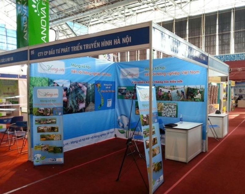 Thiết kế backdrop gian h&agrave;ng hội chợ theo y&ecirc;u cầu