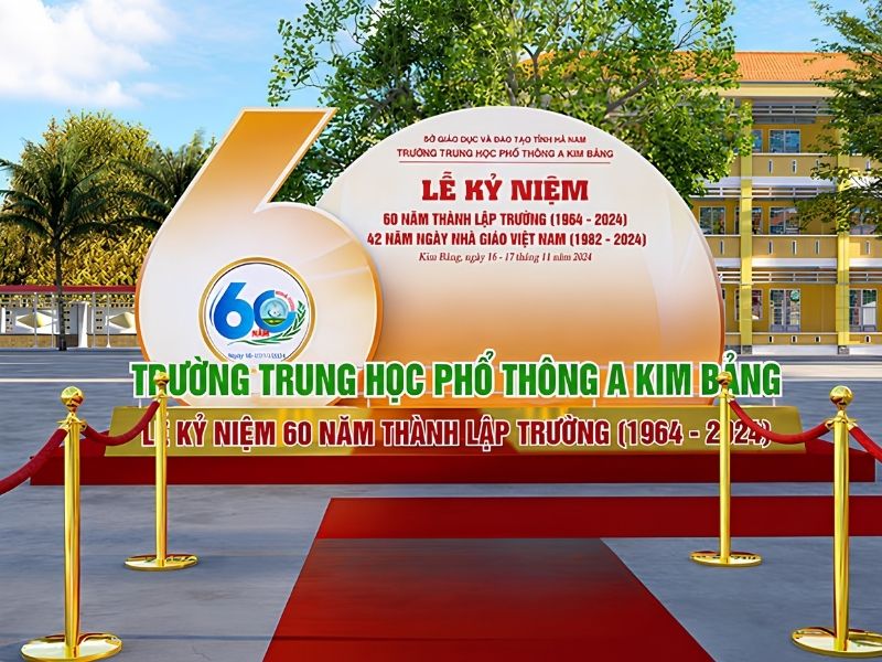 Thi c&ocirc;ng backdrop kỷ niệm th&agrave;nh lập trường uy t&iacute;n, chất lượng tại TPHCM