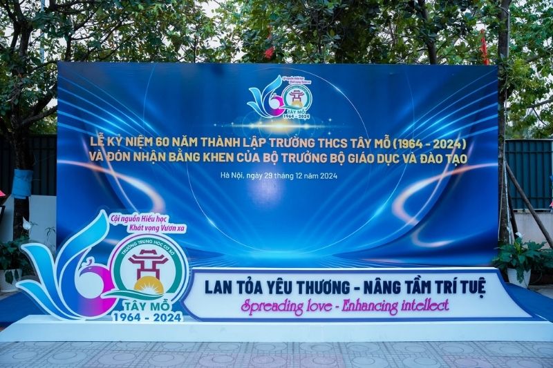 Thiết kế backdrop kỷ niệm th&agrave;nh lập trường theo y&ecirc;u cầu