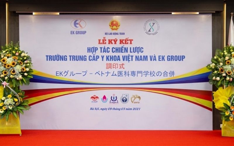 Mẫu maket lễ k&yacute; kết hợp t&aacute;c chiến lược đẹp, chuy&ecirc;n nghiệp