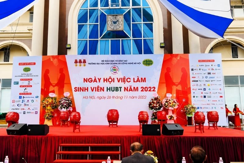 Mẫu ph&ocirc;ng nền s&acirc;n khấu ng&agrave;y hội việc l&agrave;m