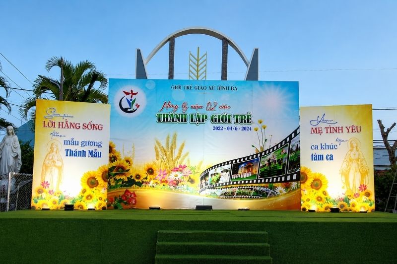 In backdrop s&acirc;n khấu gi&aacute; rẻ trọn g&oacute;i TPHCM