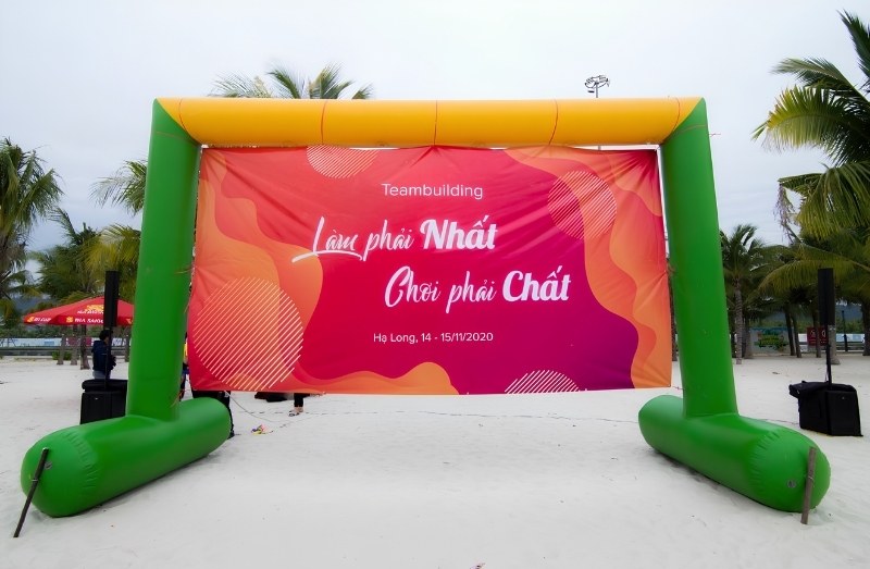 Nội dung tr&ecirc;n backdrop team building cần c&oacute;