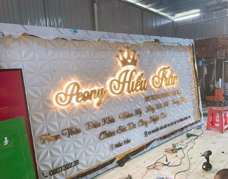Bảng hiệu tấm ốp kim loại 3D