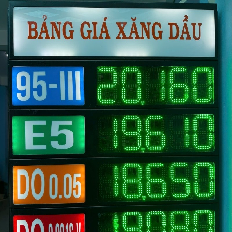 Bảng hiệu ma trận gi&aacute; xăng cửa h&agrave;ng xăng