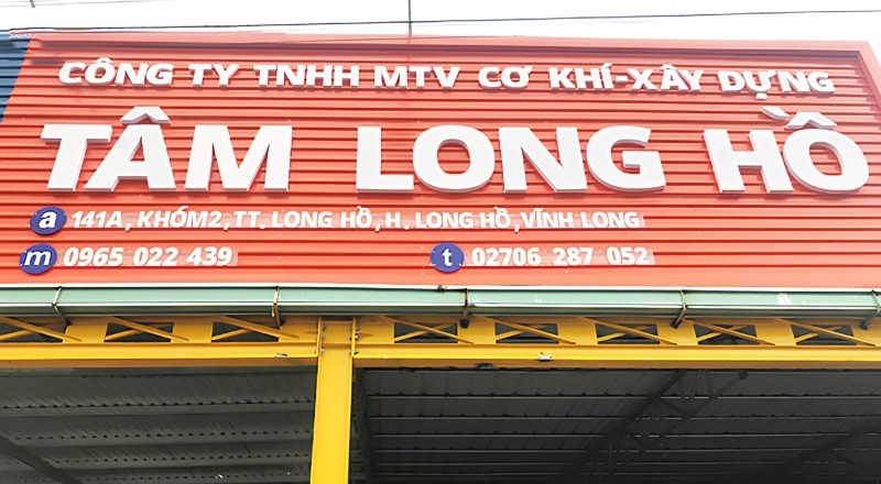 Bảng hiệu cơ kh&iacute; nền t&ocirc;n s&oacute;ng kết hợp chữ nổi mica