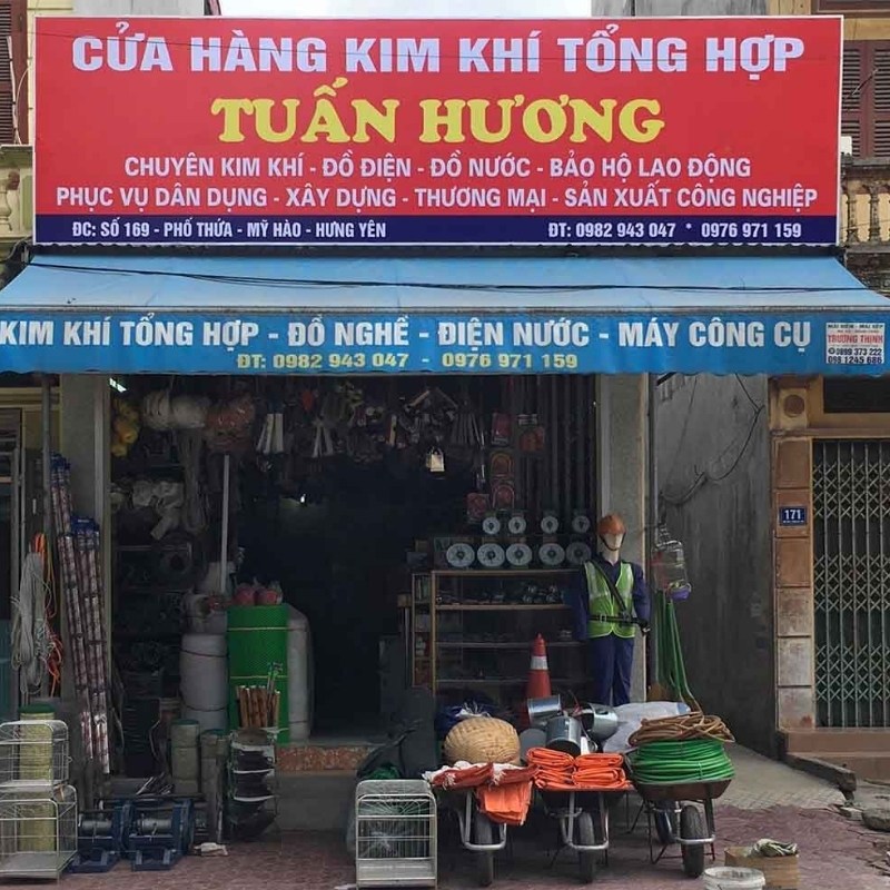 Mẫu bảng hiệu cửa h&agrave;ng cơ kh&iacute; tổng hợp Tuấn Hương