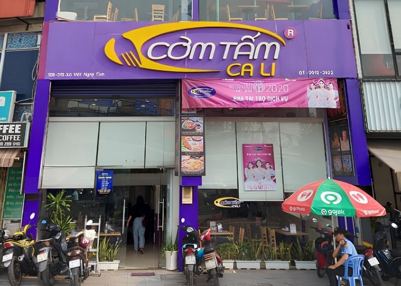 Mẫu bảng hiệu qu&aacute;n cơm tấm cali