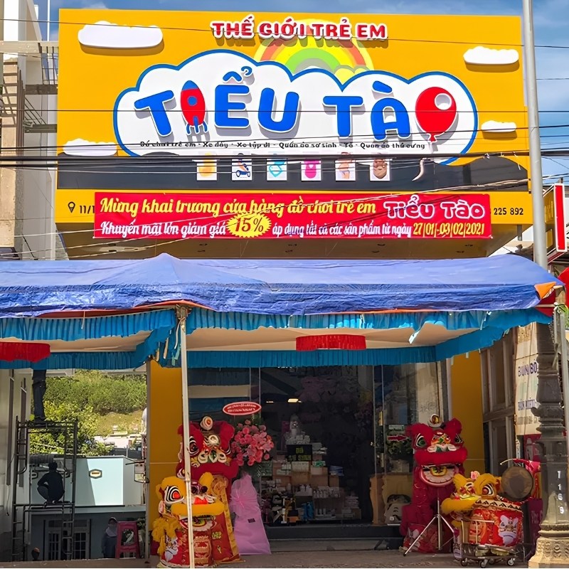 Bảng hiệu đồ chơi trẻ em mặt dựng alu kết hợp chữ nổi mica