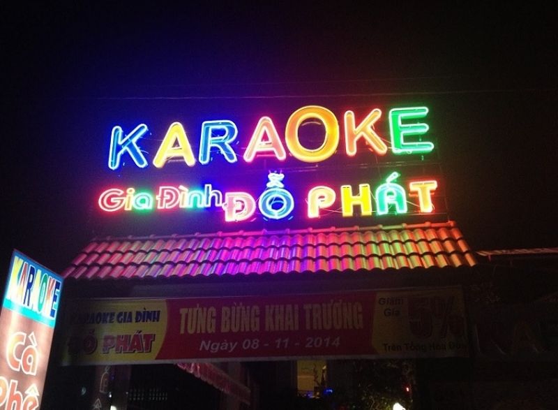 Bảng hiệu qu&aacute;n karaoke chữ nổi đ&egrave;n led neonsign