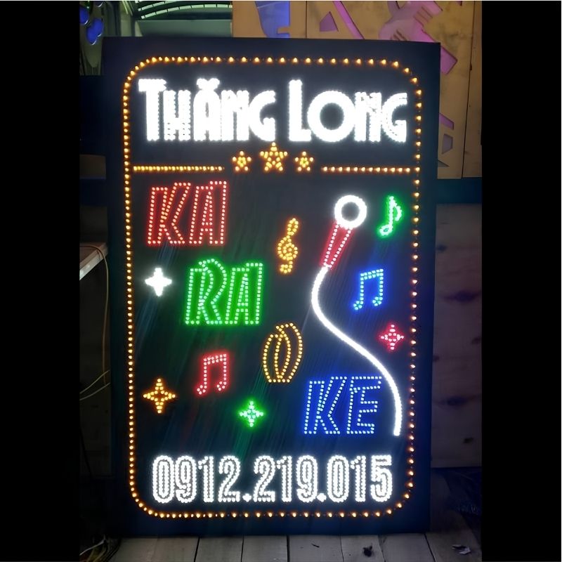 Biển vẫy karaoke hộp đ&egrave;n mica &acirc;m bản
