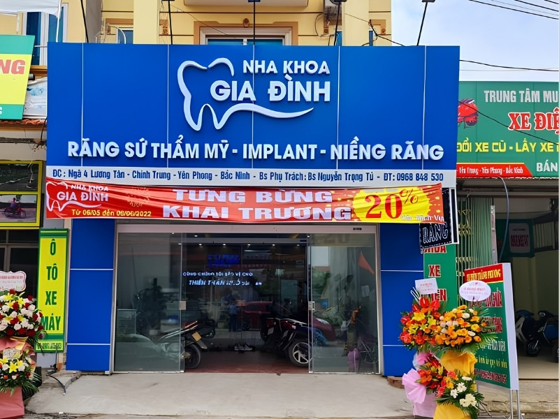 Mẫu bảng hiệu m&agrave;u xanh dương cho ph&ograve;ng kh&aacute;m nha khoa